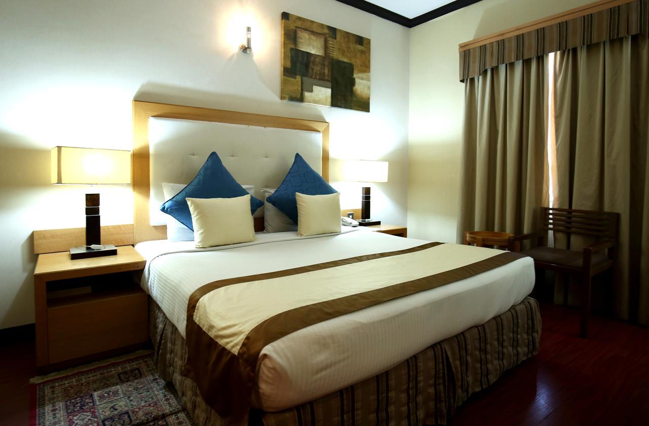 London Crown Hotel Dubai Eksteriør billede