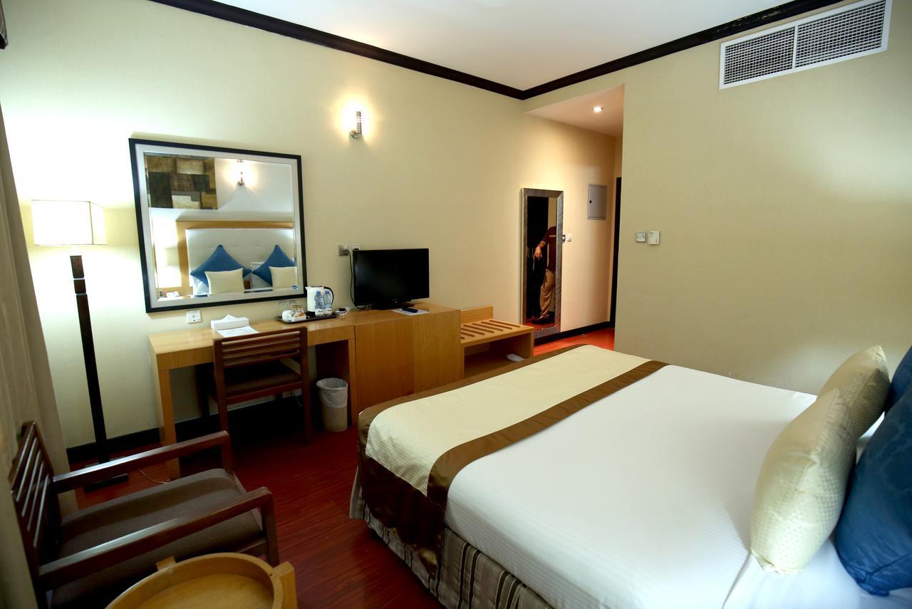 London Crown Hotel Dubai Eksteriør billede