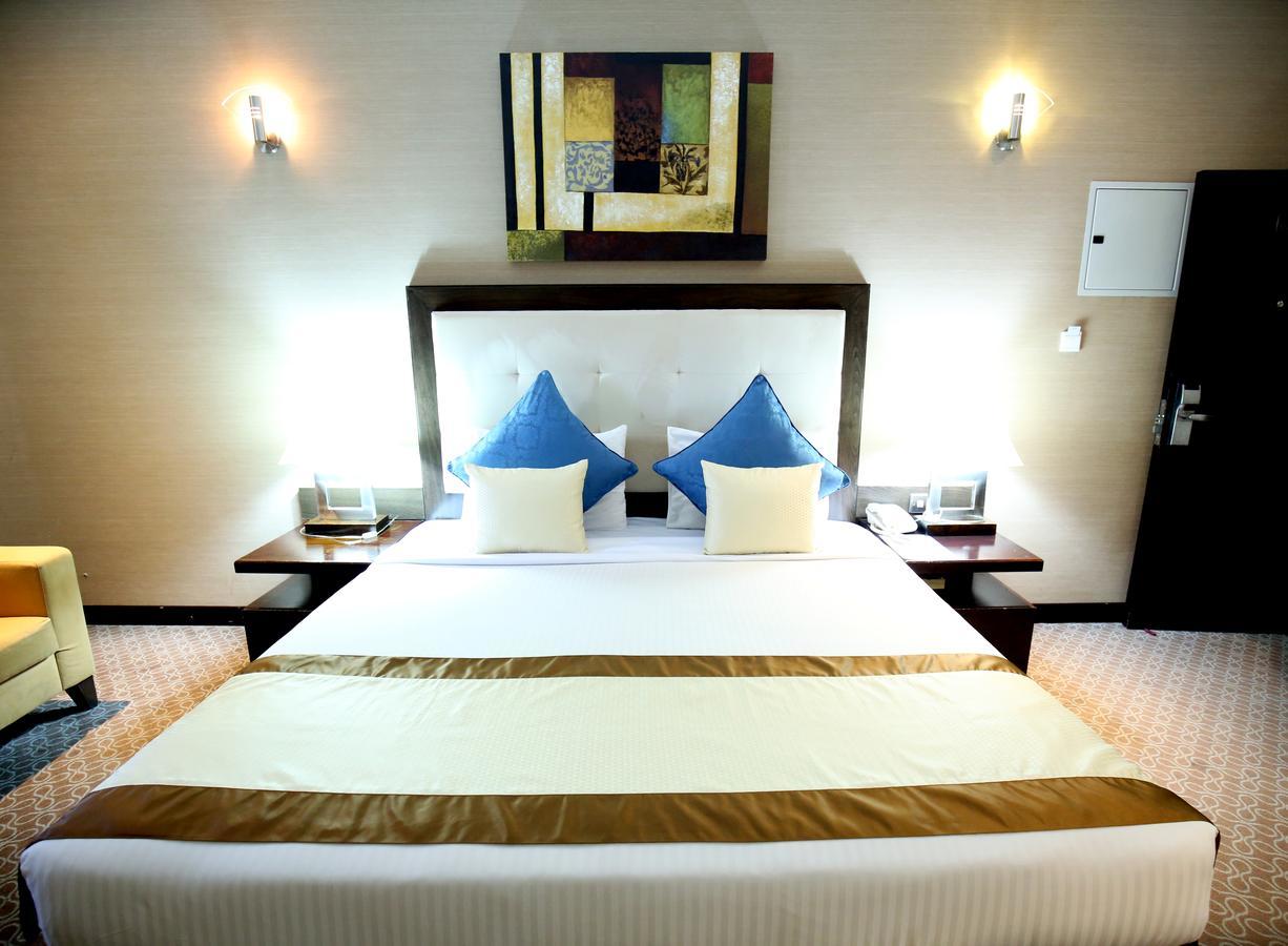 London Crown Hotel Dubai Eksteriør billede