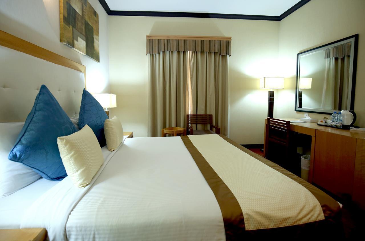 London Crown Hotel Dubai Eksteriør billede