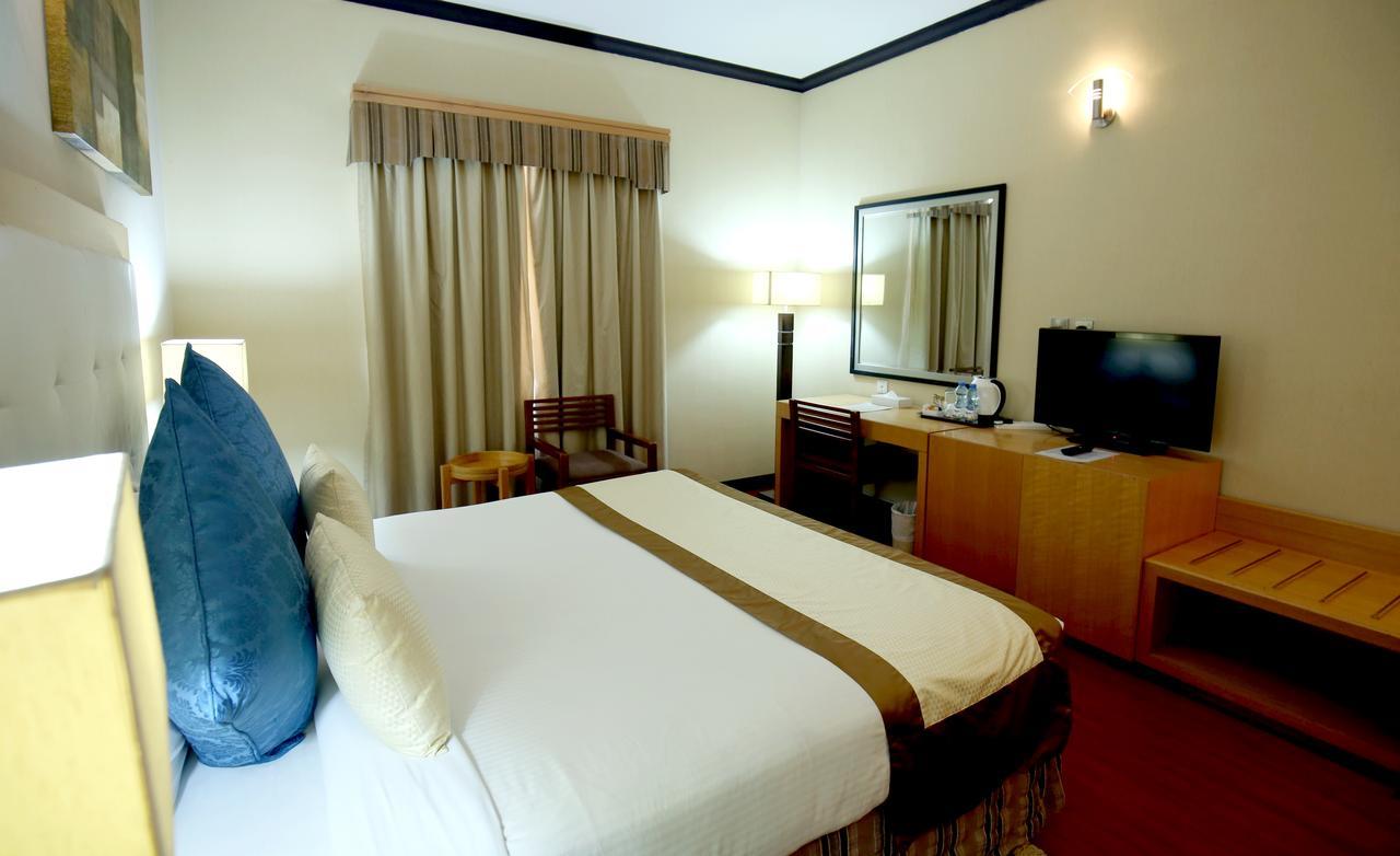 London Crown Hotel Dubai Eksteriør billede