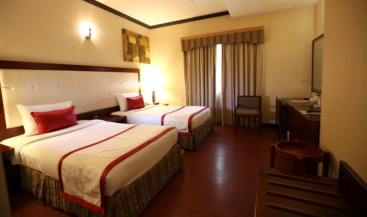 London Crown Hotel Dubai Eksteriør billede